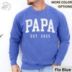 Papa Est Comfort Colors® Sweatshirt, Gifts for Dad Sweater, Promoted To Dad Hoodie, Pregnancy Reveal Father, Gift for Daddy
