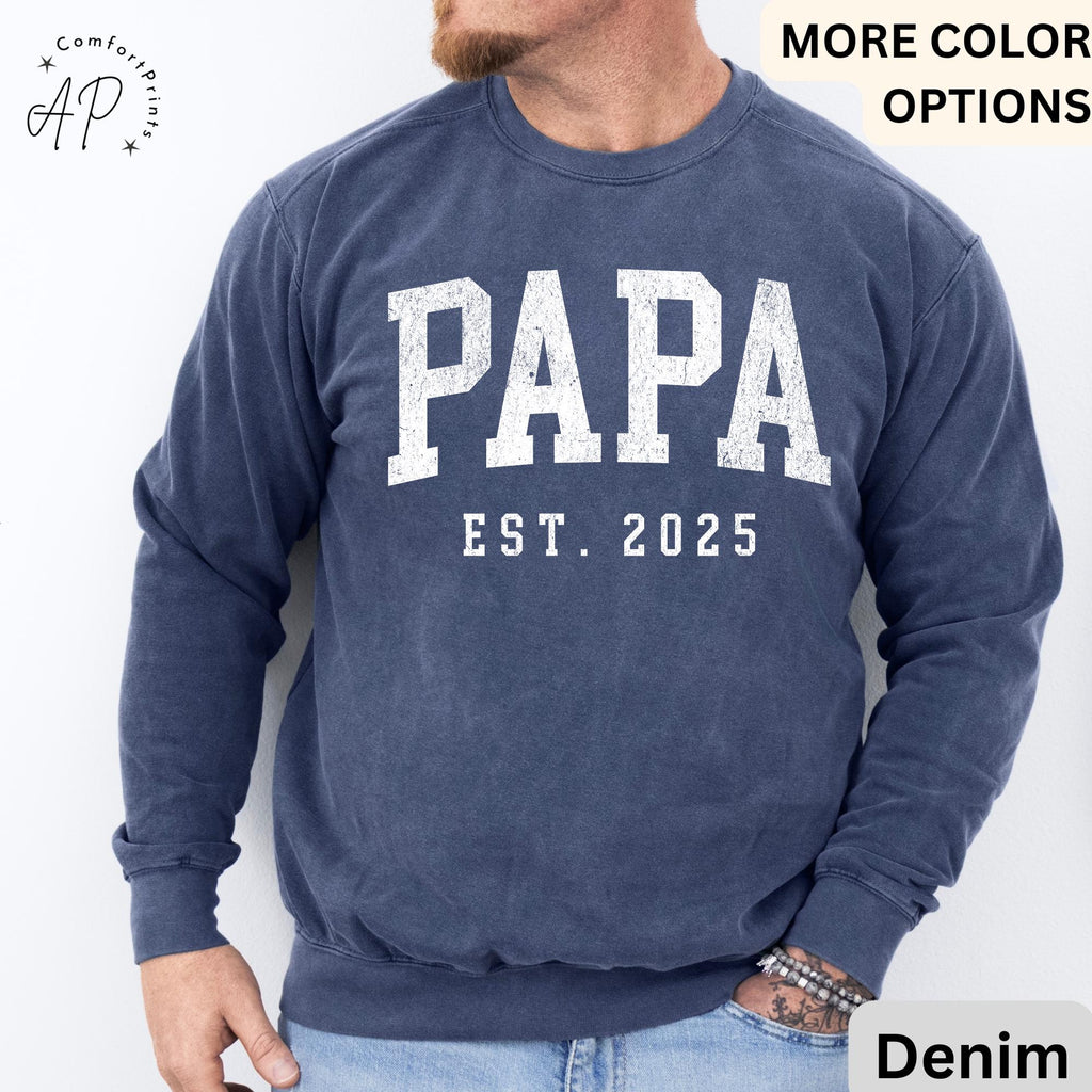 Papa Est Comfort Colors® Sweatshirt, Gifts for Dad Sweater, Promoted To Dad Hoodie, Pregnancy Reveal Father, Gift for Daddy