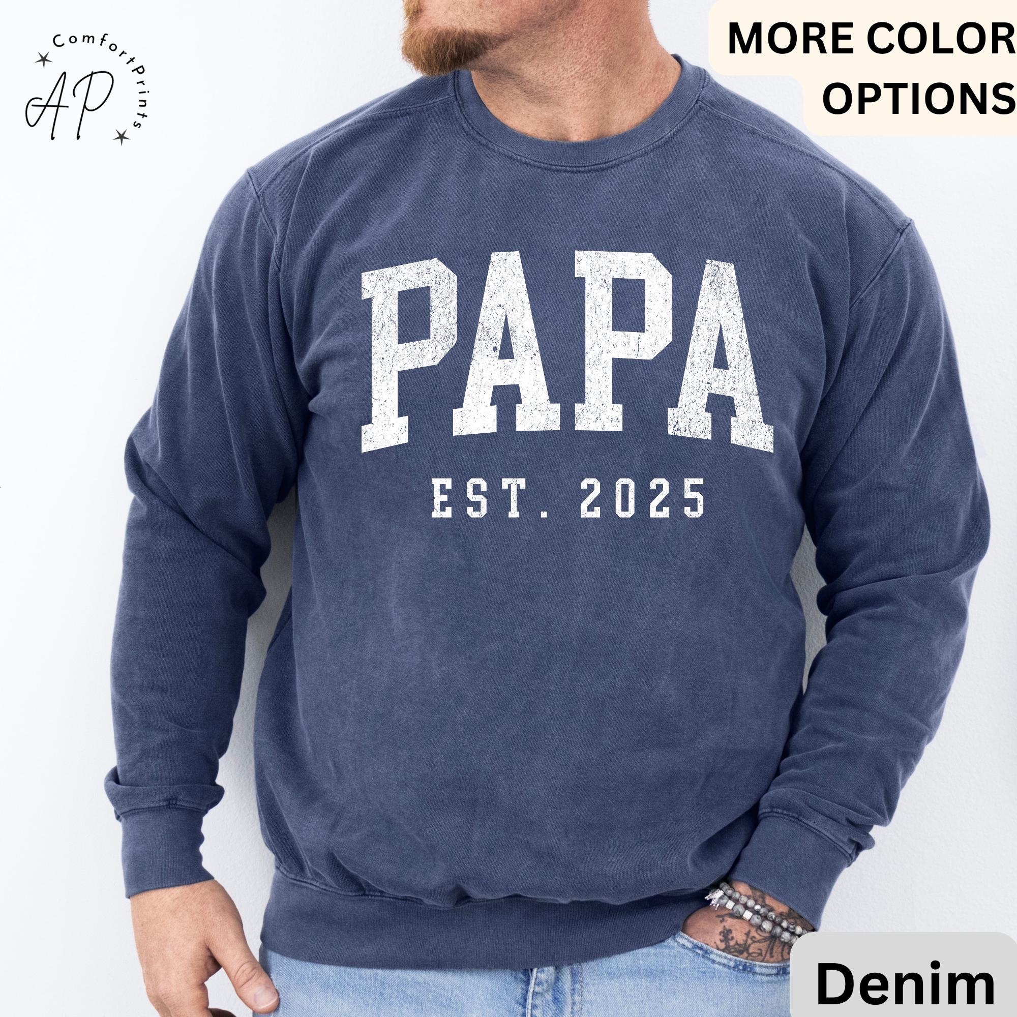 Papa Est Comfort Colors® Sweatshirt, Gifts for Dad Sweater, Promoted To Dad Hoodie, Pregnancy Reveal Father, Gift for Daddy