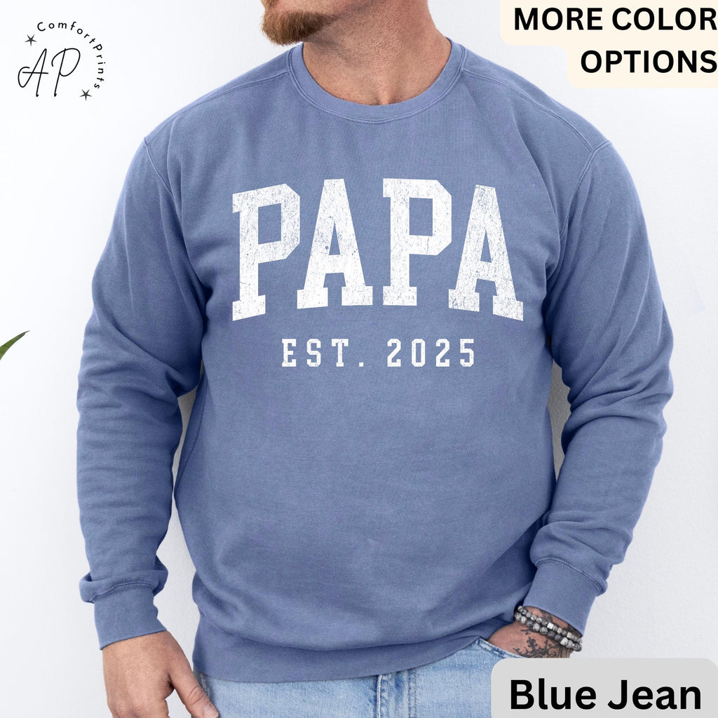 Papa Est Comfort Colors® Sweatshirt, Gifts for Dad Sweater, Promoted To Dad Hoodie, Pregnancy Reveal Father, Gift for Daddy